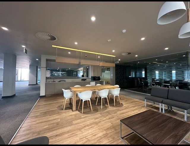 11,400M² OFFICE FOR SALE IN CENTURION CENTRAL